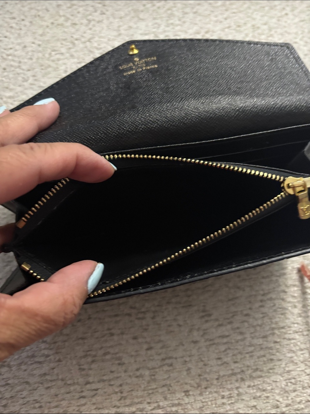 *Fashion*Monogram embossed Long black Wallet - Picture 13 of 13